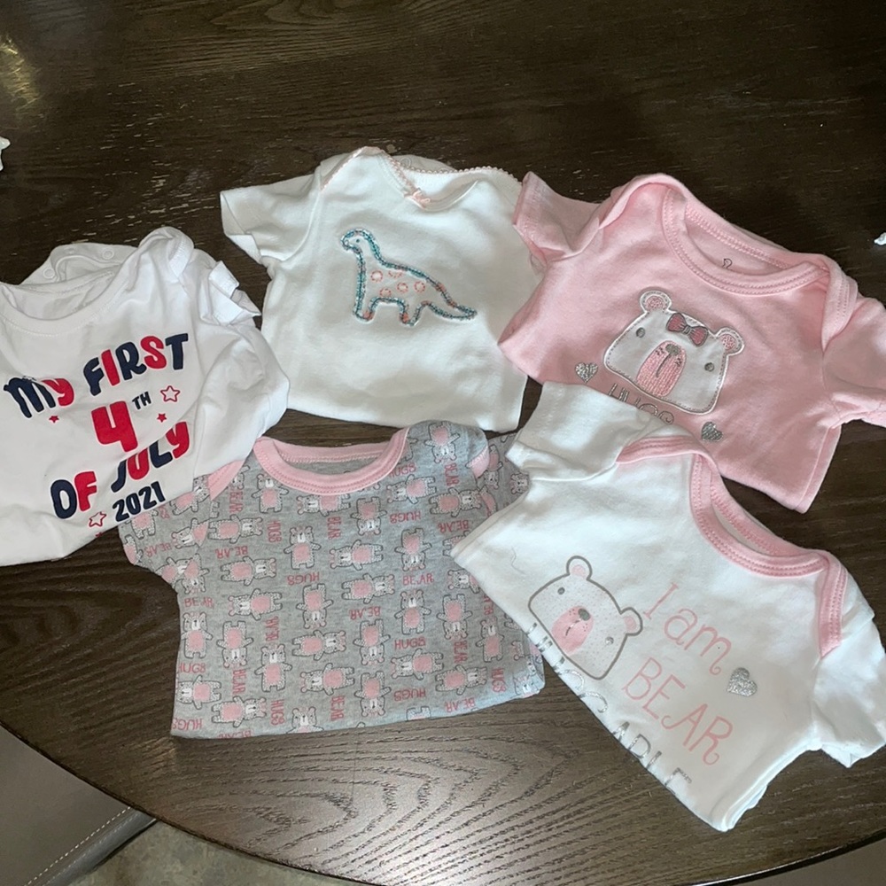 2/$10 NWOT Bundle of Baby Girl Clothes 3-6 Months